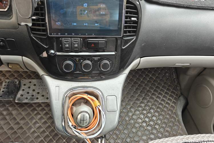 Used FORTHING Lingzhi 2016 M5 2.0L 7-seat Long-wheelbase Standard Model