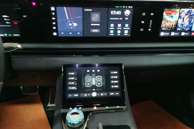 Used VOYAH PASSION 2024 PHEV Four-Wheel Drive Ultra-Long Range Flagship Model