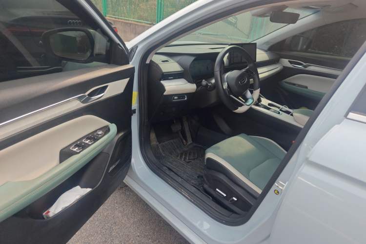 Used Geely Auto Emgrand L HiP 2022 1.5TD-DHT Pro 100KM Super Rui Driver Seat