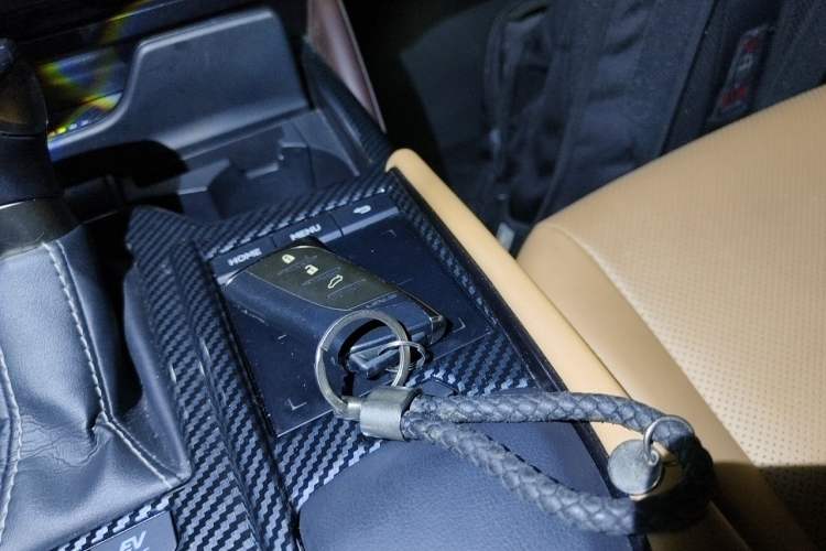 Used Lexus ES 2020 300h Premier Edition
