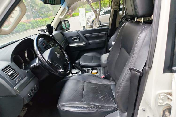 Used Mitsubishi Pajero 2014 3.0L Elite Upgrade Edition
