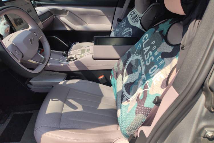 Used ONVO L60 2024 60 kWh All-Wheel Drive