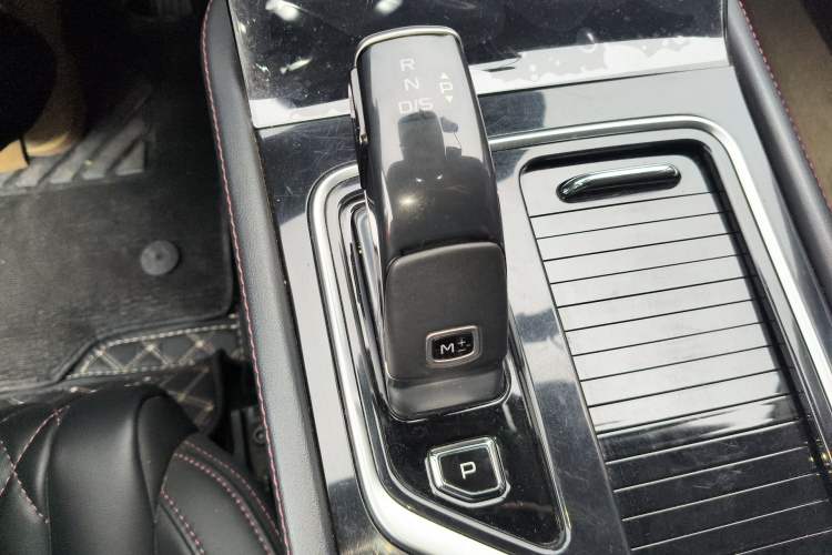 Used Bestune T99 2020 20TD Automatic Premium Edition Gear Lever