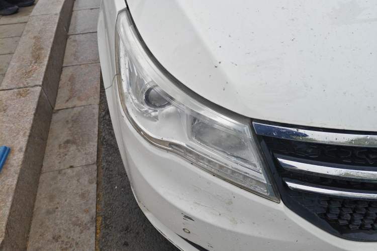 Used BAIC Weiwang M50F 2017 1.3T Luxury Model Right Front Headlight