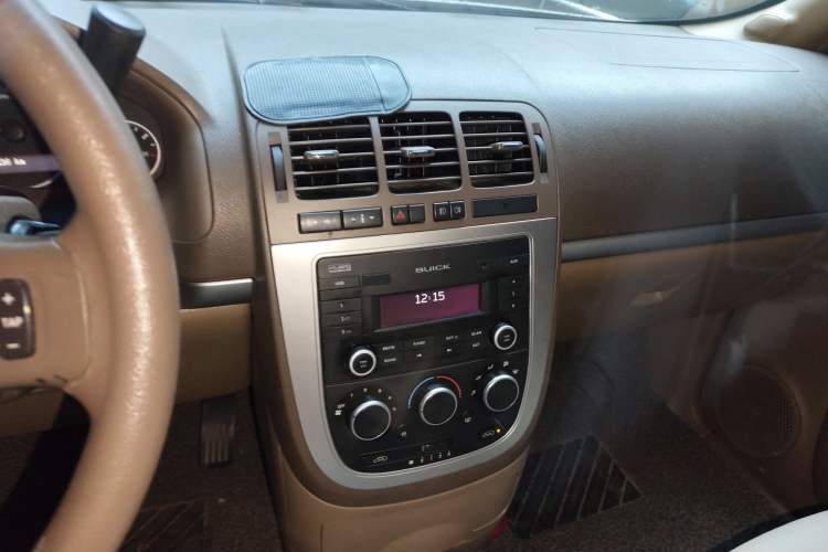 Used Buick GL8 2012 2.4L BASE Comfort Edition