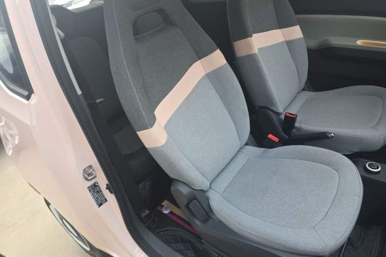 Used Wuling Hongguang MINIEV 2022 Macaron Premium Model – Lithium Iron Phosphate Right Front Seat