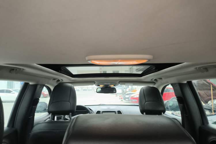 Used Jeep Cherokee 2017 2.0L Superior Edition