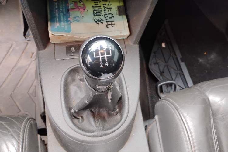 Used Volkswagen Touran 2013 1.4T Manual Comfort Edition 5-Seater Gear Lever