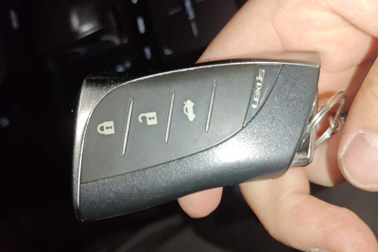 Used Lexus LS 2018 500h Executive Edition China VI Vehicle Key