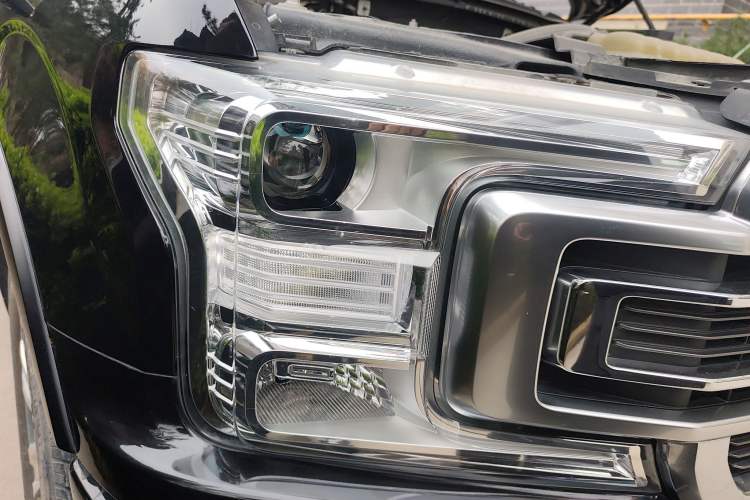 Used Ford F-150 Raptor 2019 3.5T LTD Right Front Headlight