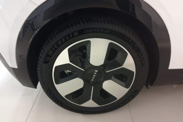 Used Zeekr MIX 2025 Intelligent Driving Version
