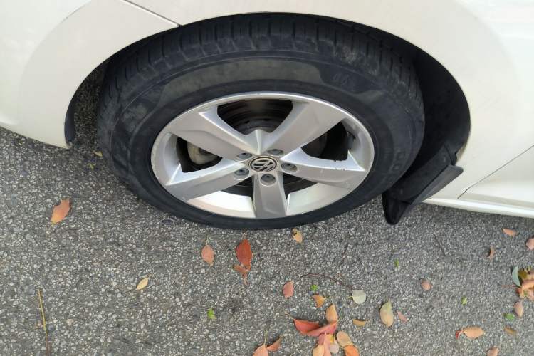 Used Volkswagen Santana 2015 1.6L Manual Comfort Edition Left Front Wheel Hub