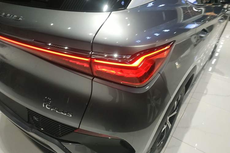 Used BYD Yuan PLUS 2024 Honor Edition 430KM Beyond Model Exterior 6