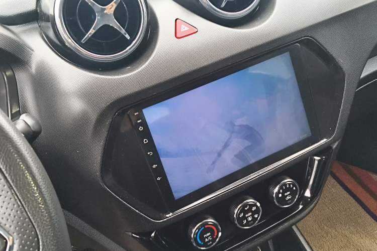 Used Soueast DX3 2019 1.5T CVT Luxury Version China VI Standard Audio And AC Panel