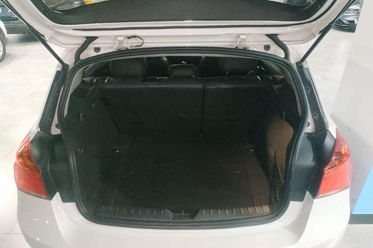 Used BMW 1 Series 2015 120i Sport Design Package Trunk