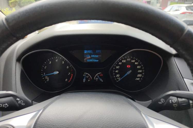 Used Ford Focus 2012 Sedan 1.6L Automatic Fashion Edition
