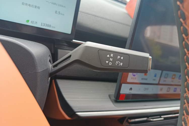 Used Dongfeng eπ eπ007 2025 Model Pure-Electric 565 All-Wheel-Drive Max Leading Edition Gear Lever