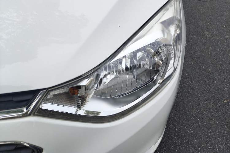 Used Chevrolet Sail 2015 Sail 3 1.3L AMT Ideal Edition Left Front Headlight