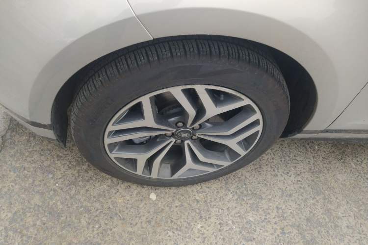 Used Land Rover Range Rover Evoque 2021 Range Rover Velar L 249PS R-Dynamic First Edition