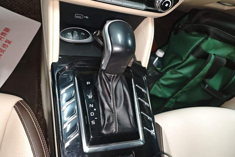 Used Bestune T77 2019 230 TID Automatic Luxury Version National V Gear Lever