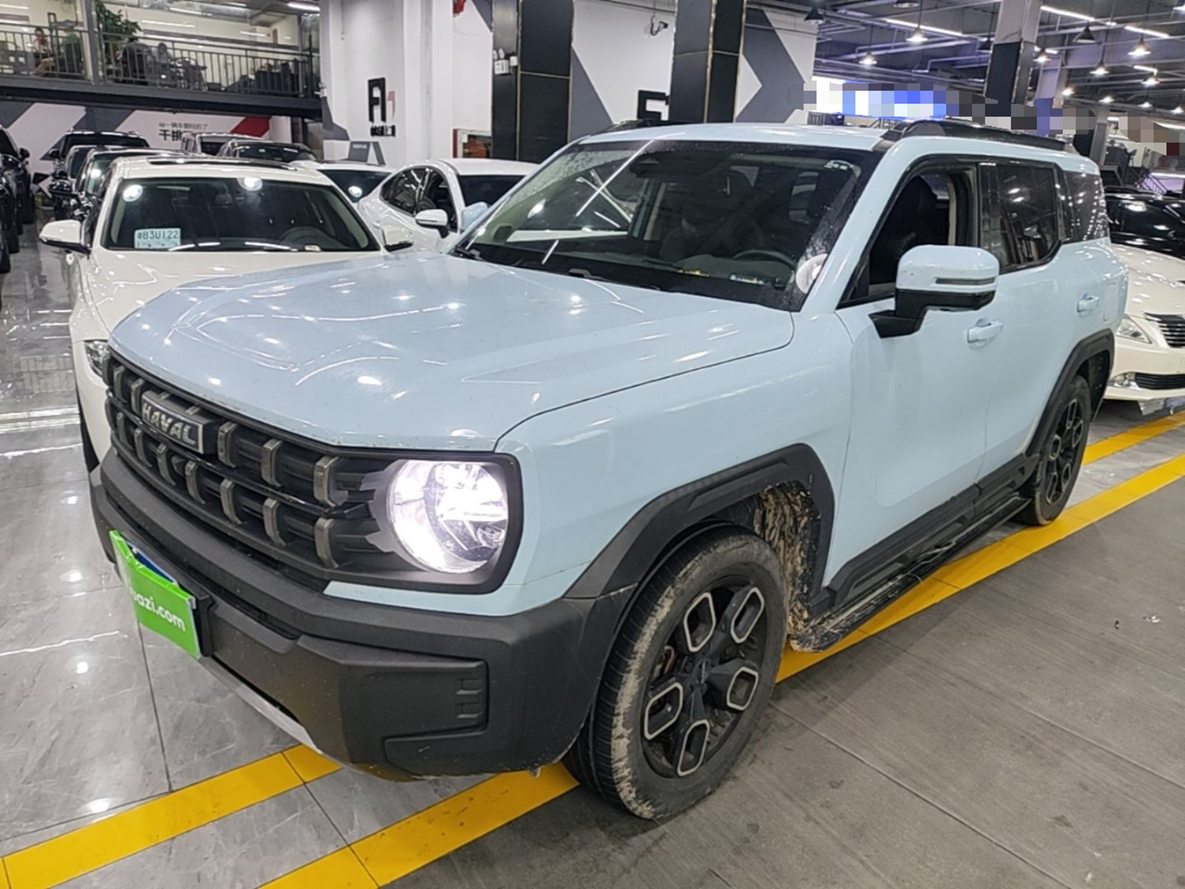 Под передней частью автомобиля