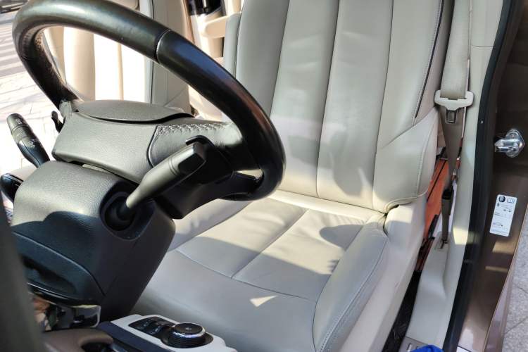 Used Buick GL8 2020 Land Business Class 652T Luxury Model
