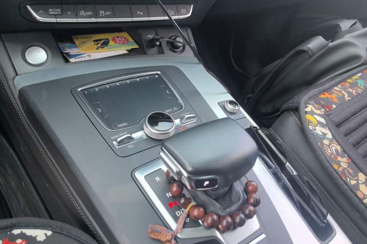 Used Audi Q5L 2018 40 TFSI Prestige Fashion Edition China V Gear Lever