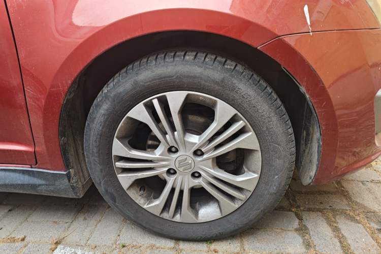 Used Suzuki Swift 2016 1.5L Manual Fashion Model Right Front Wheel Hub