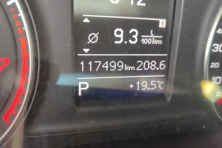 Used Audi Q3 2016 40 TFSI quattro all-wheel-drive sport model
