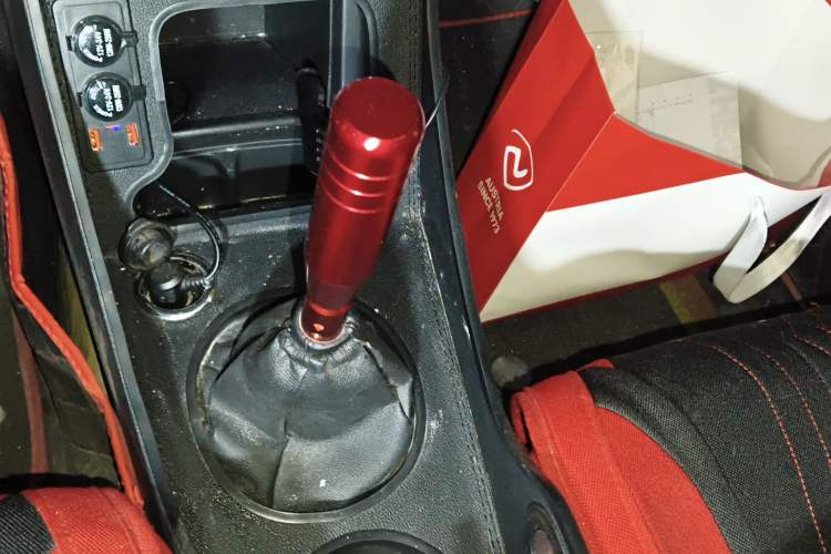 Used Suzuki Swift 2011 1.5L Manual Fashion Edition Gear Lever