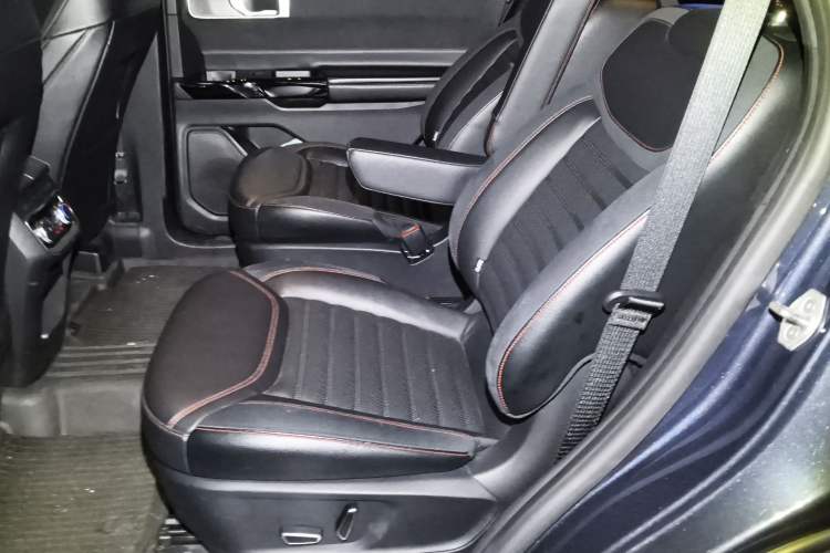 Used Ford Explorer 2023 EcoBoost 285 4x4 ST-LINE 6-Seater