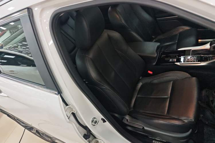 Used Mitsubishi Eclipse Cross 2019 1.5T CVT Two-Wheel Drive Dream Edition China VI Standard
