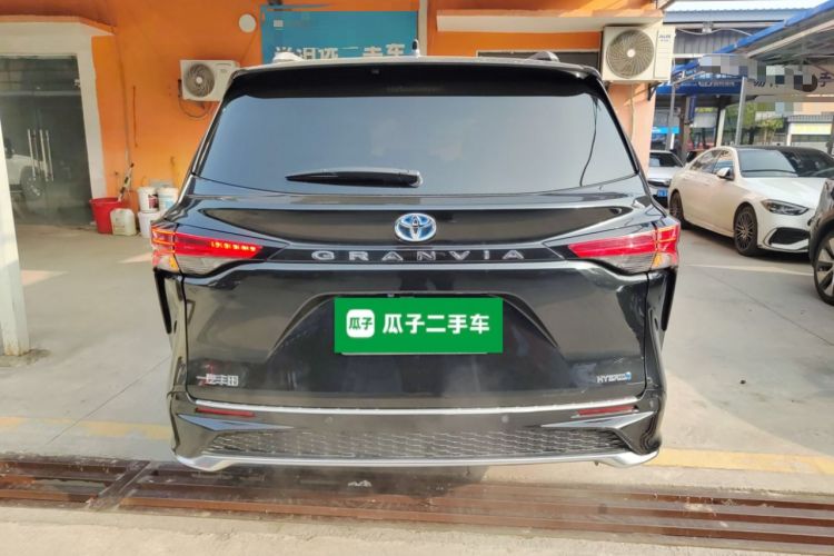 Used Toyota Granvia 2023 2.5L Hybrid Prestige VIP Edition
