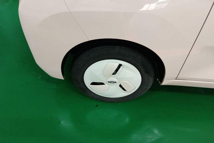 Used Chery QQ Ice Cream 2022 120km Conical Shape Lithium Iron Phosphate
