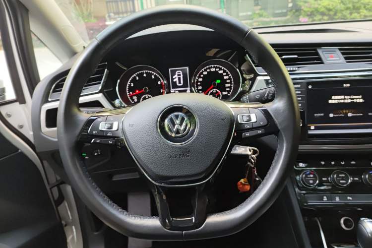 Used Volkswagen Touran 2018 Volkswagen Touran L 280TSI DSG Comfort Edition 7 Seats China V Emission Standard