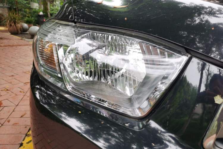 Used Toyota Highlander 2012 2.7L Two-Wheel Drive 7-Seater Luxury Edition Right Front Headlight