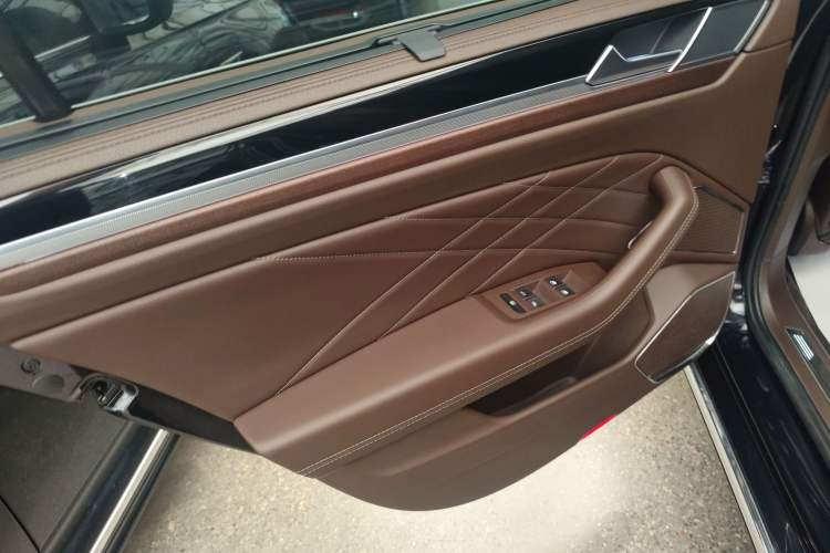 Used Volkswagen Phideon 2021 380TSI Prestige Edition Interior 8