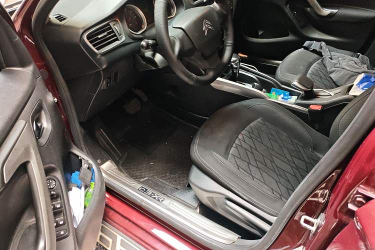 Used Citroen C3-XR 2015 1.6L Automatic Fashion Model Driver Seat