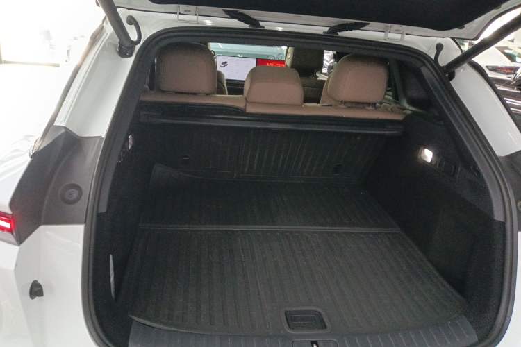 Used Li Auto Li Auto i6 2025 Model Two-Wheel-Drive Standard Type
