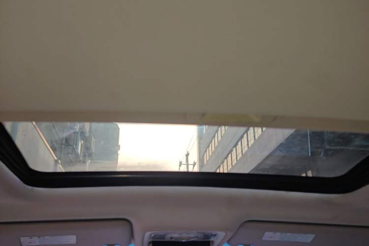 Used CHANGAN Raeton 2013 2.0L Automatic Luxury Version China IV Standard Headliner