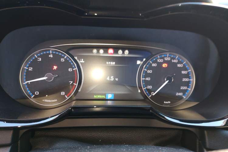 Used GAC Trumpchi GS7 2017 320T Two-Wheel-Drive Luxury Smart Connectivity Model
