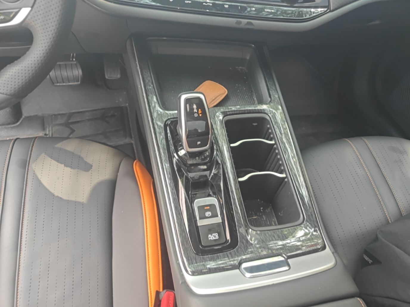 Dongfeng Aeolus Yixuan MAX 2023 1.5T Ultra-Stylish Trendsetting Dad Edition — снимка 16