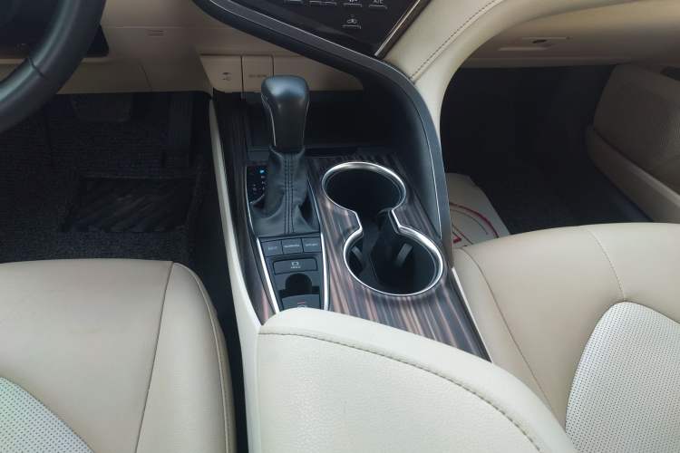 Used Toyota Camry 2018 2.5G Luxury Edition
