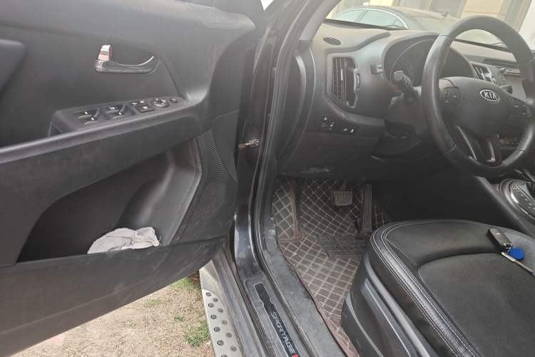 Used Kia Sportage R 2012 2.0L Automatic Two-Wheel Drive GLS Driver Seat