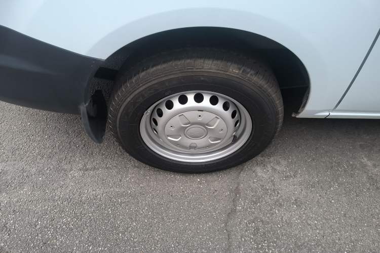 Used Ford Transit 2023 2.0T Gasoline Manual Multifunction Commercial Vehicle Short Wheelbase Low Roof 5/6 Seats
