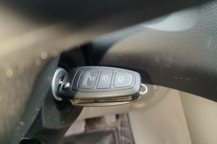 Used Ford Focus 2017 Sedan 1.6L Automatic Comfort Plus SmartDrive Edition Interior 1