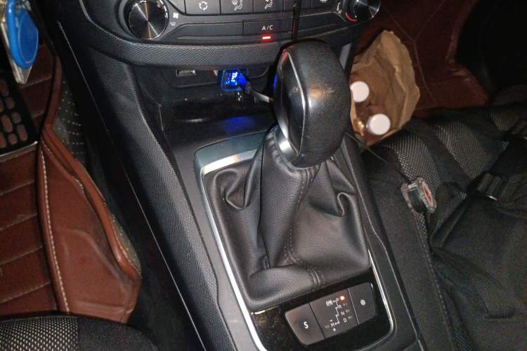 Used Peugeot 308S 2015 1.2T Automatic Shangchi Edition Gear Lever