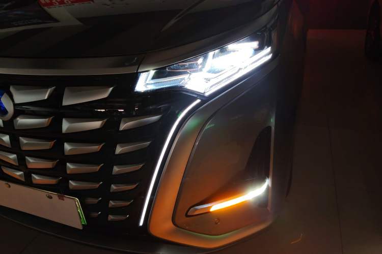 Used Denza D9 2022 DM-i 970 Four-Wheel Drive Flagship Model