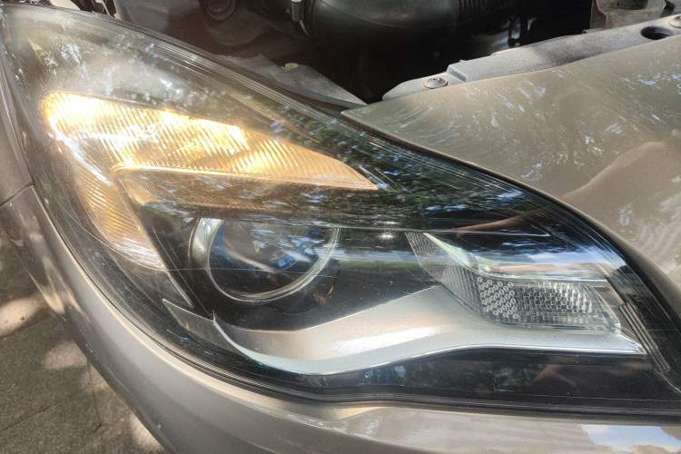 Used Buick Regal 2015 1.6T Elite Tech Model Right Front Headlight
