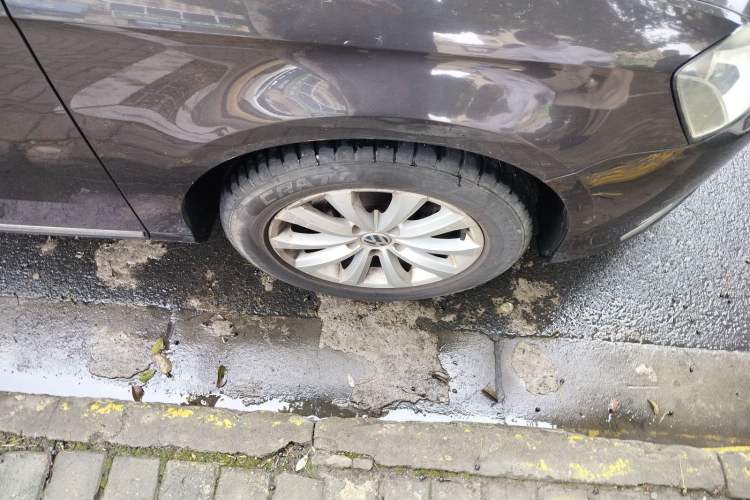 Used Volkswagen Magotan 2012 Revised 1.4 TSI Comfort Version Right Front Wheel Hub